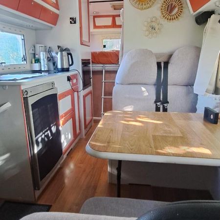 Hotel Camping Car A 3 Minutes Du Parc Pairi Daiza Brugelette Exterior foto