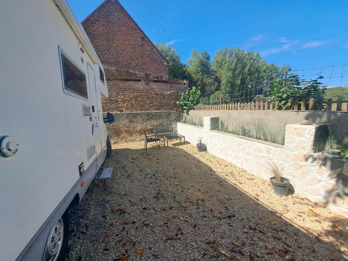 Hotel Camping Car A 3 Minutes Du Parc Pairi Daiza Brugelette Exterior foto